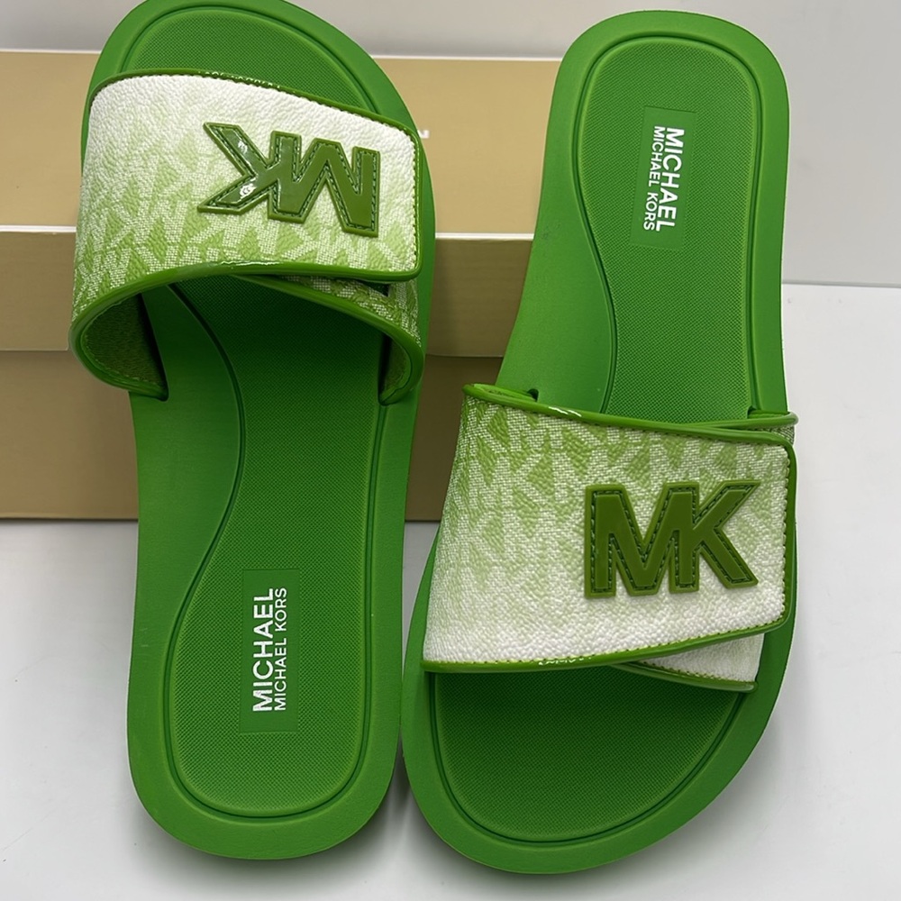 Michael Kors Green Slide Logo Sandals Palmer Ombré Signature
Jungle Green
NWT - Picture 13 of 16